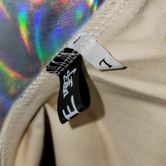 HOLOGRAPHIC Pleated Skirts - Picture 5 of 5